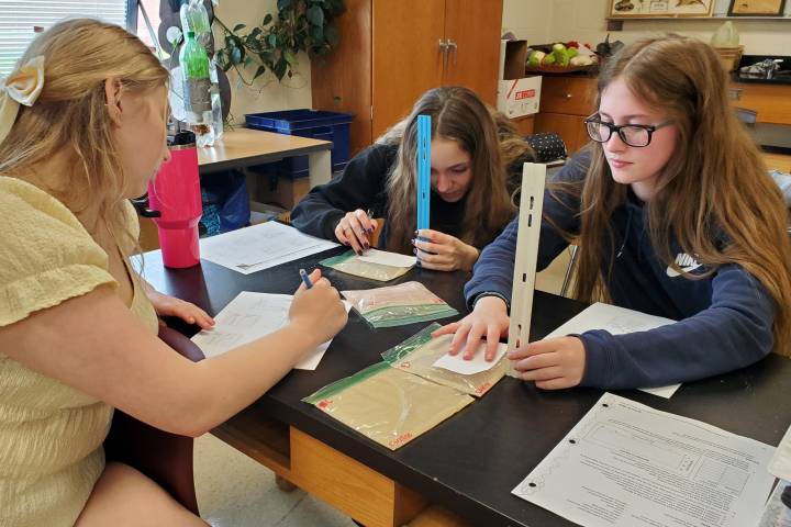 Blanchester Teacher Uses Single Lab to Teach Multiple Biology Concepts
